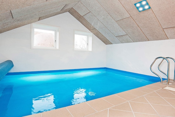Luxe vakantiehuis met privé-zwembad en sauna op 350m van de zee in Juelsminde - thumbnail 3