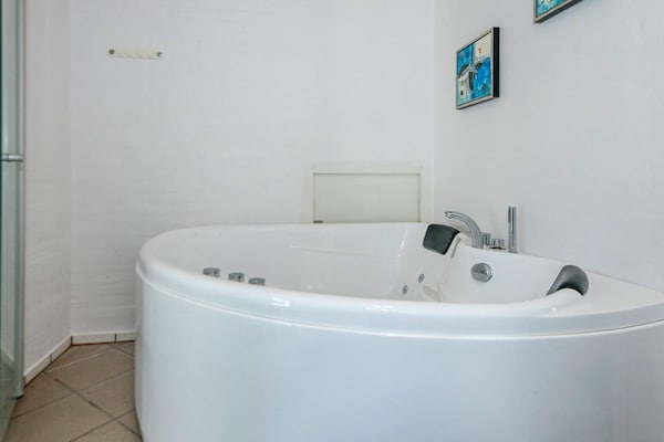 Luxe vakantiehuis met privé-zwembad en sauna op 350m van de zee in Juelsminde - thumbnail 6