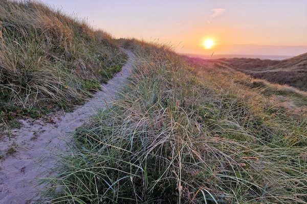 Licht modern vakantiehuis met whirlpool op 1,2 km van zee in Hirtshals - thumbnail 3