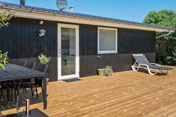 Vrijstaand vakantiehuis met uniek zeezicht op 200m van het strand in Allingåbro - thumbnail 4