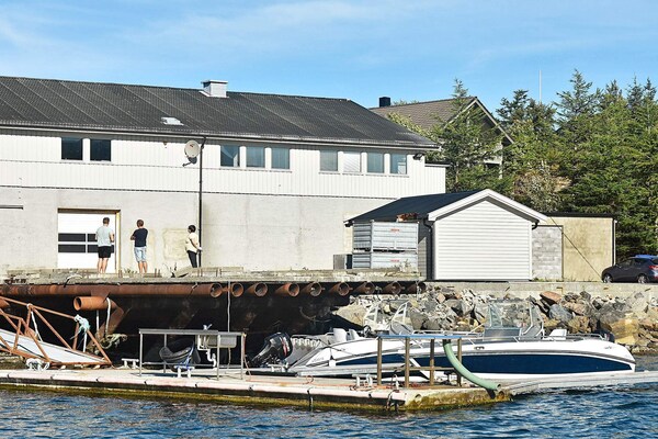 Comfortabel appartement aan de fjord in Oksvoll met bootverhuur - thumbnail 1