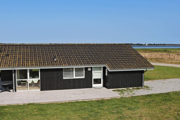 Vrijstaand vakantiehuis met whirlpool en uitzicht op de Limfjord op 80 meter - thumbnail 3