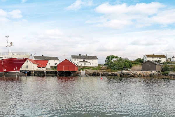 Stijlvol vakantiehuis aan het water met eigen steiger in Averøy - thumbnail 6