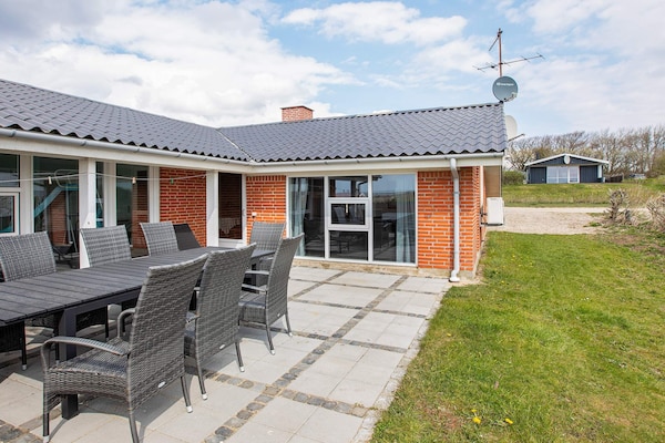 Ruim vakantiehuis met privézwembad, sauna en whirlpool op 300m van het Limfjord - thumbnail 3