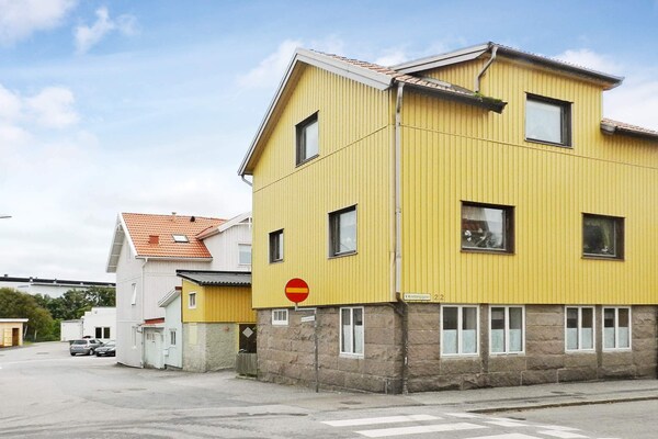 Knus appartement aan de golfbaan in Lysekil, vlakbij zee en strand - thumbnail 2