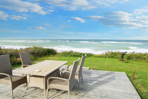 Vrijstaand vakantiehuis direct aan zee in Gilleleje met sauna en panoramisch uitzicht - thumbnail 4