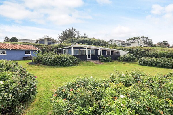 Vrijstaand vakantiehuis direct aan zee in Gilleleje met sauna en panoramisch uitzicht - thumbnail 2