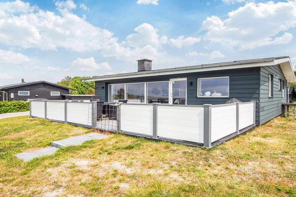 Vrijstaand vakantiehuis op 100m van zee met panoramisch uitzicht in Ebeltoft - thumbnail 1