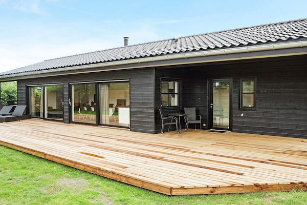 Licht Vakantiehuis met Sauna & Whirlpool op 300m van Zee in Hadsund - thumbnail 2