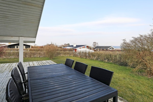 Vrijstaand vakantiehuis op 170 meter van zee met panoramisch uitzicht in Ebberup - thumbnail 4