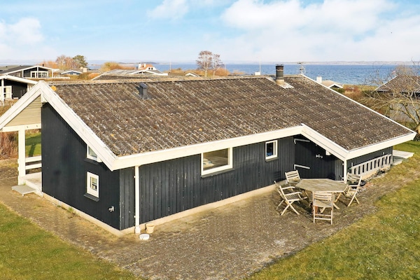 Vrijstaand vakantiehuis op 170 meter van zee met panoramisch uitzicht in Ebberup - thumbnail 3