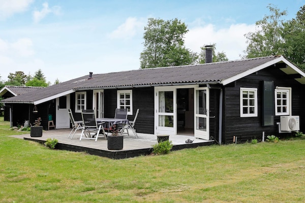 Op 300 m van zee: sfeervol vakantiehuis in Jerup voor 4 personen - thumbnail 1