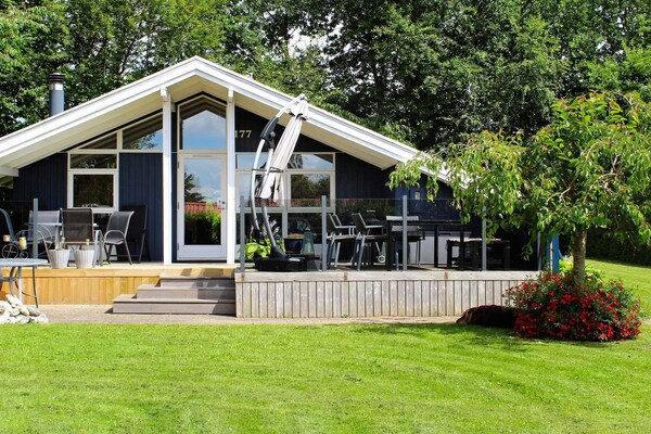 Vrijstaand vakantiehuis met sauna en whirlpool op 600m van zee bij Juelsminde - thumbnail 1