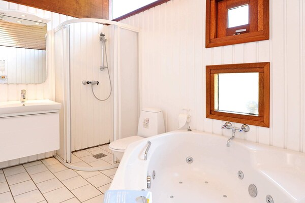 Ruim vakantiehuis met sauna & whirlpool op 250m van zee bij Juelsminde - thumbnail 5