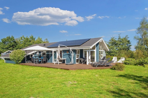 8-persoons vakantiehuis in Juelsminde op 300 m van zee - thumbnail 1