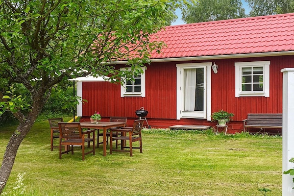 Knus vakantiehuisje aan de golfbaan bij Stockholm – 80m tot het meer - thumbnail 4