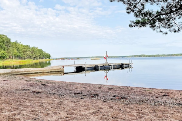 8-persoons vakantiehuis aan zee in Mönsterås met golfbaan nabij - thumbnail 4
