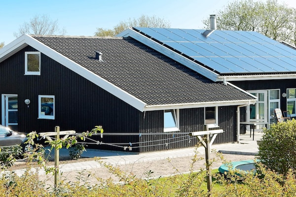 Aan zee: Ruim vakantiehuis in Nordborg voor 12 personen · 162 m² - thumbnail 1