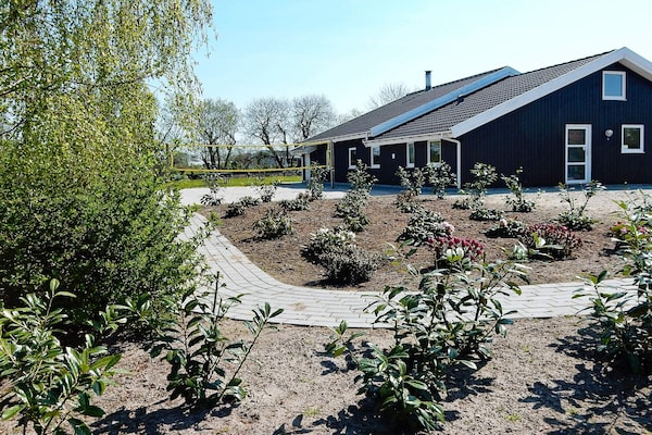 Aan zee: Ruim vakantiehuis in Nordborg voor 12 personen · 162 m² - thumbnail 2