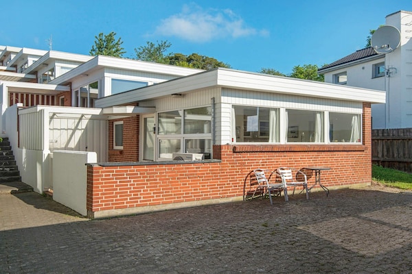 Appartement aan zee in Gråsten met privé strandtoegang en uitzicht op de Flensburger Fjord - thumbnail 1