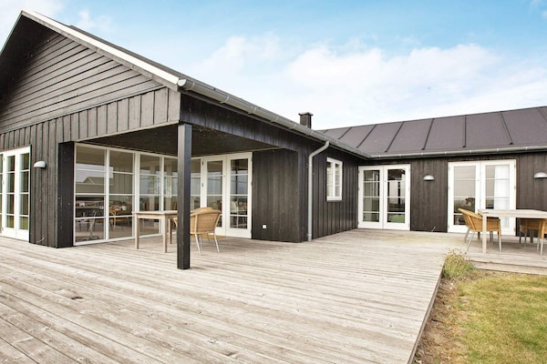Aan zee: Ruim vakantiehuis in Nysted met sauna en whirlpool · 8 pers. - thumbnail 2