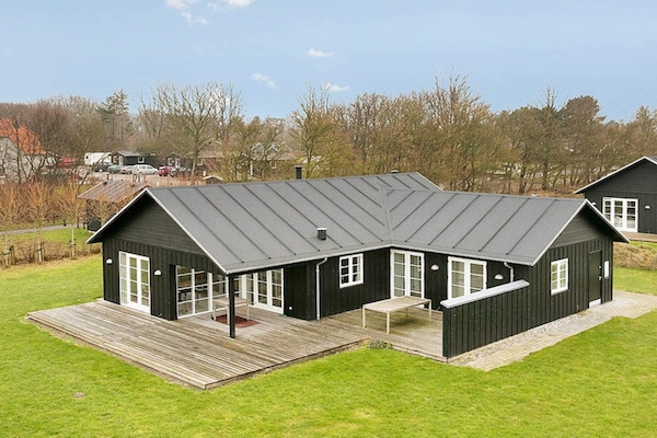 Aan zee: Ruim vakantiehuis in Nysted met sauna en whirlpool · 8 pers. - thumbnail 3