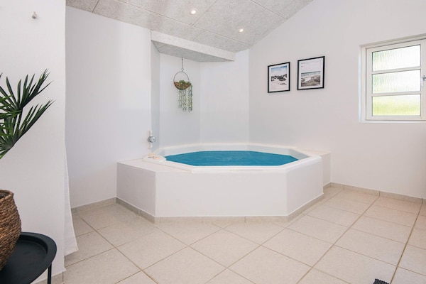 10-persoons vakantiehuis aan zee in Børkop met whirlpool en sauna - thumbnail 3