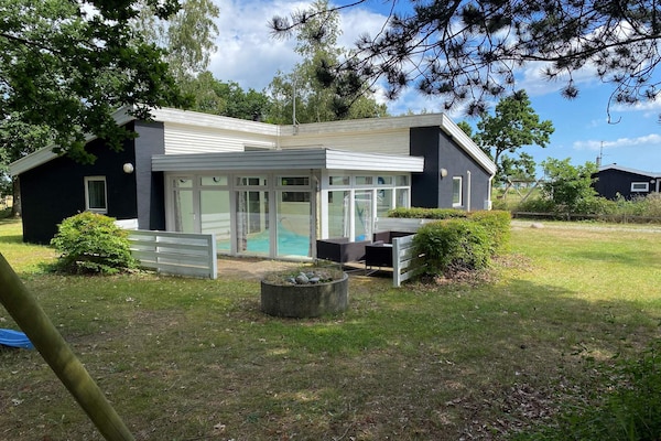 7-persoons vakantiehuis in Ørsted op 300 m van zee - thumbnail 1