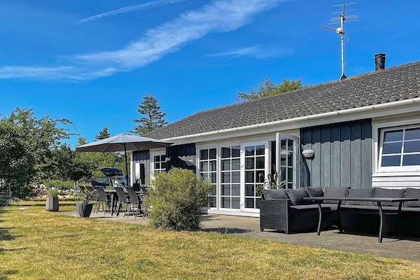 10-persoons vakantiehuis aan zee in Ørsted met zwembad - thumbnail 1