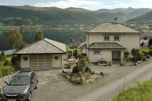 Panoramavakantiehuis aan de Syvdefjord met boothuur en berguitzicht - thumbnail 4