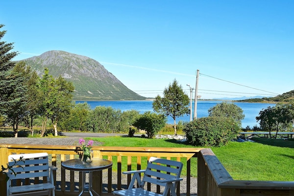 Vakantiehuis met panoramisch fjordzicht en sauna bij Laupstad, Lofoten - thumbnail 2