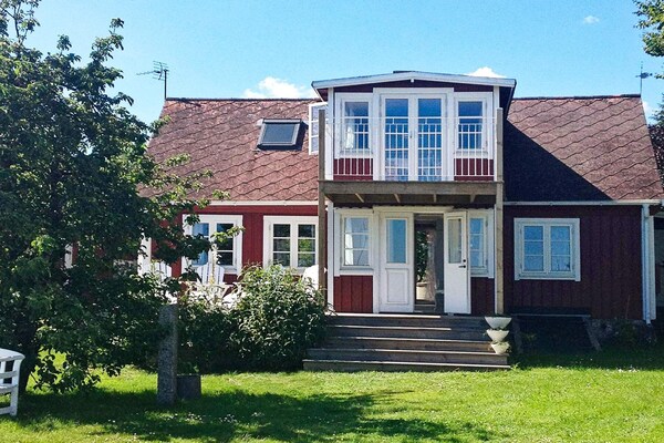 Vrijstaand vakantiehuis aan de haven met panoramisch zeezicht in Sölvesborg - thumbnail 2