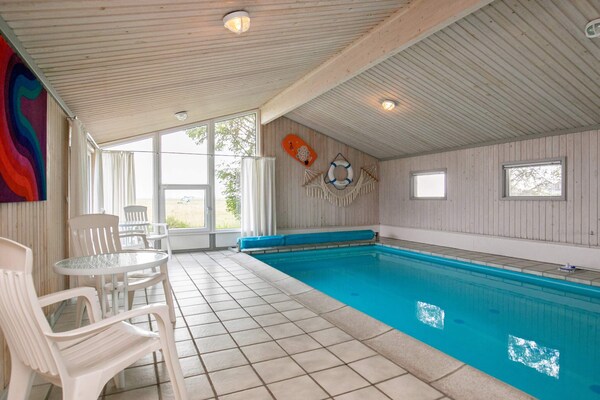 Vrijstaand vakantiehuis met zwembad en sauna direct achter de duinen bij Jerup - thumbnail 4