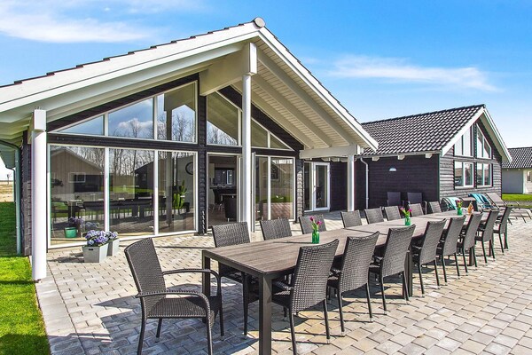 Luxe vakantievilla met zwembad, sauna en game room voor 18 personen in Kappeln - thumbnail 1