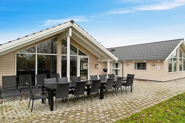 Luxe vakantiehuis met privézwembad en sauna op 900m van het strand - thumbnail 1