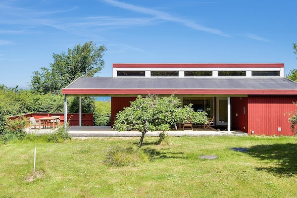 Aan zee: Architectonisch vakantiehuis in Asnæs voor 8 personen - thumbnail 2