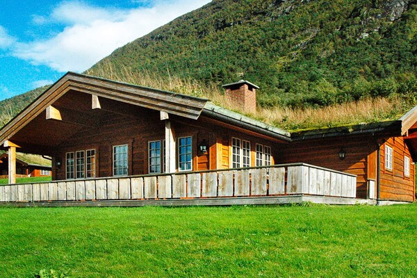Vakantiehuis met panoramisch uitzicht op de Nordfjord in Olden - thumbnail 4