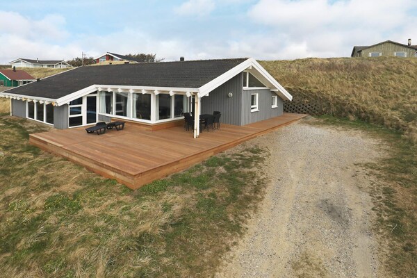 Vrijstaand vakantiehuis met zwembad, sauna en zeezicht op 100m van strand - thumbnail 1