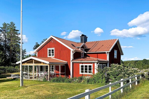 Traditioneel Zweedse woning met veranda en houtkachel nabij Västervik - thumbnail 6