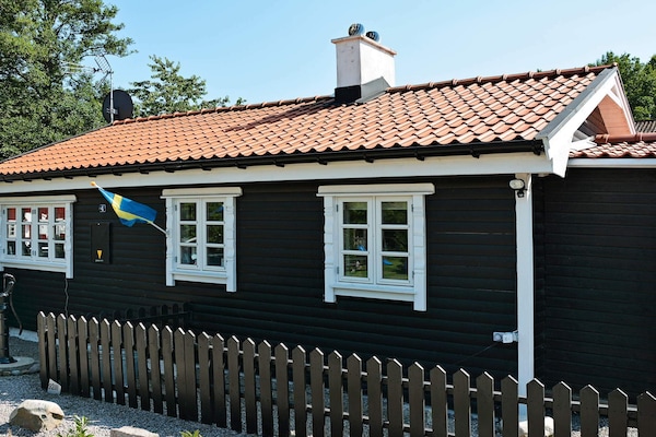 Sfeervol vakantiehuis op 80 meter van de Oostzee in Pukavik - thumbnail 1