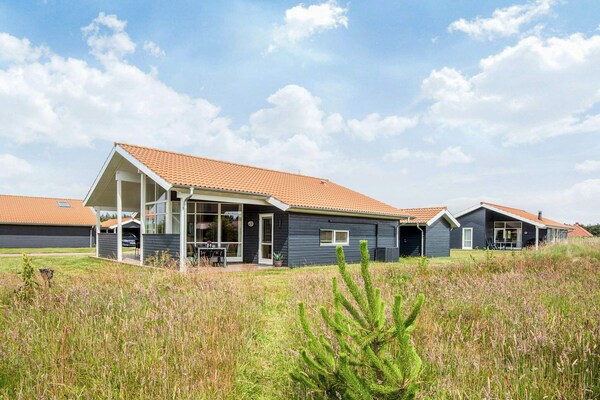 Vrijstaand vakantiehuis bij Fjand Strand met wellness en ruimte voor 8 personen - thumbnail 1