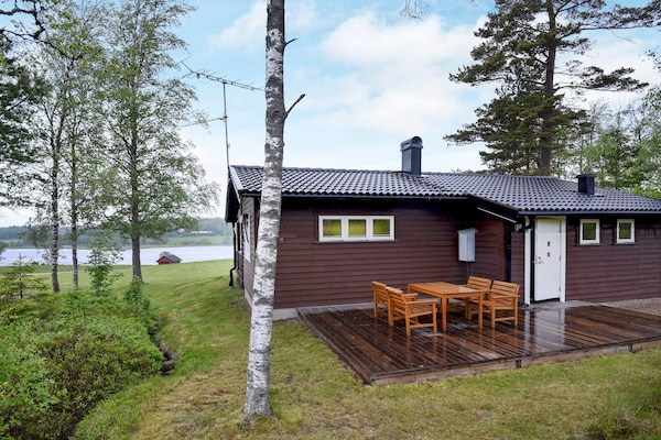 Knus vakantiehuis aan het meer met uitzicht en eigen roeiboot in Frändefors - thumbnail 6