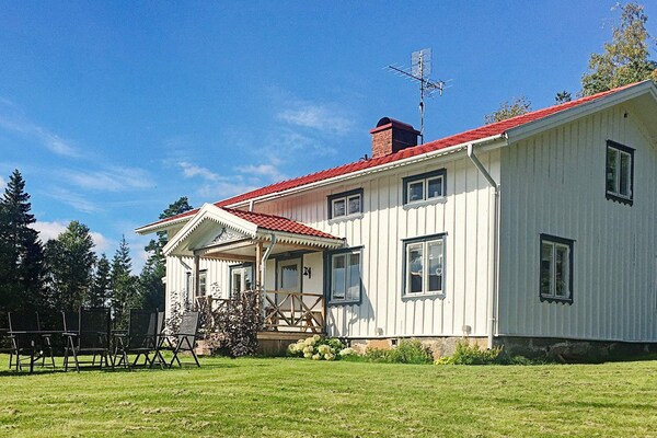 Sfeervol gerenoveerd vakantiehuis nabij meer in Håcksvik, Småland - thumbnail 6