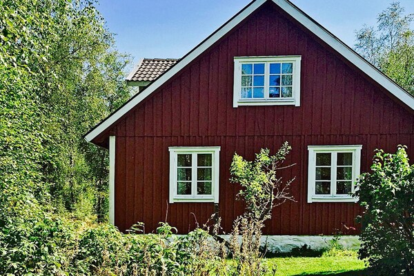Sfeervol vakantiehuis aan de golfbaan bij Vittsjö – 6 personen - thumbnail 2