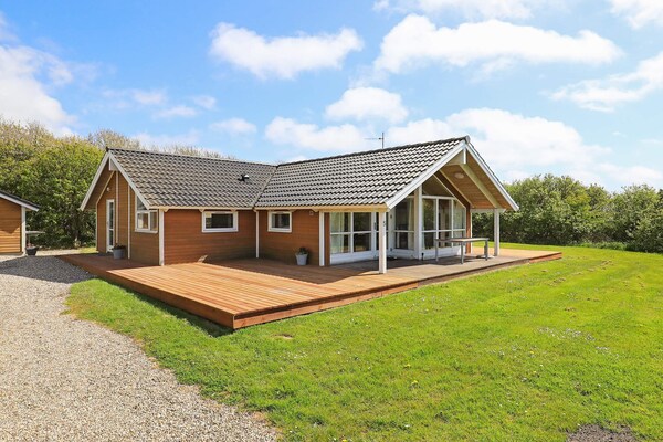 Vrijstaand vakantiehuis bij de Limfjord met sauna en whirlpool - thumbnail 1