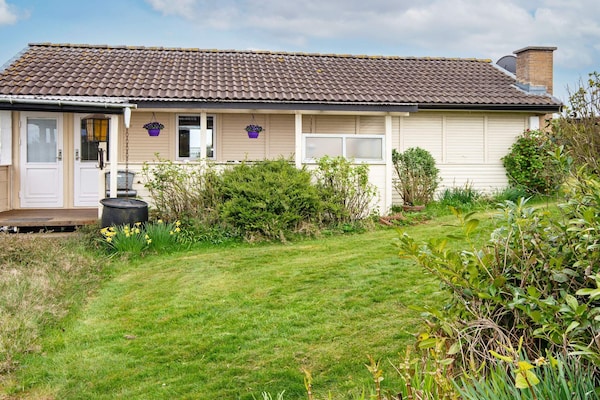 4-persoons vakantiehuis in Augustenborg direct aan zee - thumbnail 1