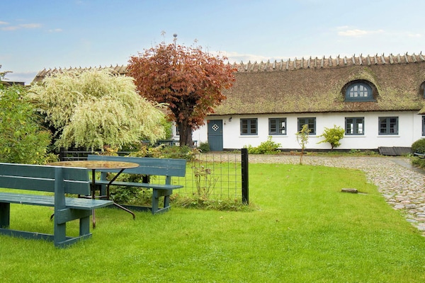 Aan zee: Sfeervol appartement in traditioneel vissershuisje in Gilleleje - thumbnail 2