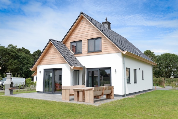 Villa Hoogeland 106L: Luxe villa aan bosrand van De Dennen op Texel - thumbnail 1