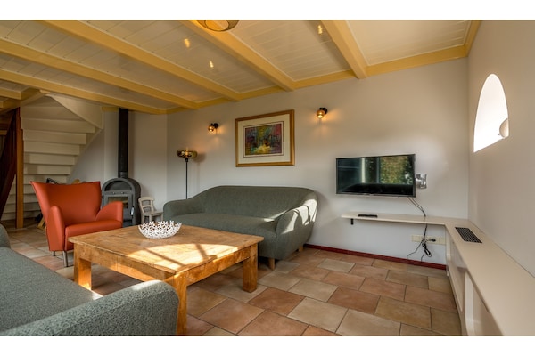 Authentieke vakantielodge Florijn 2 aan bosrand van Oost-Texel - thumbnail 4