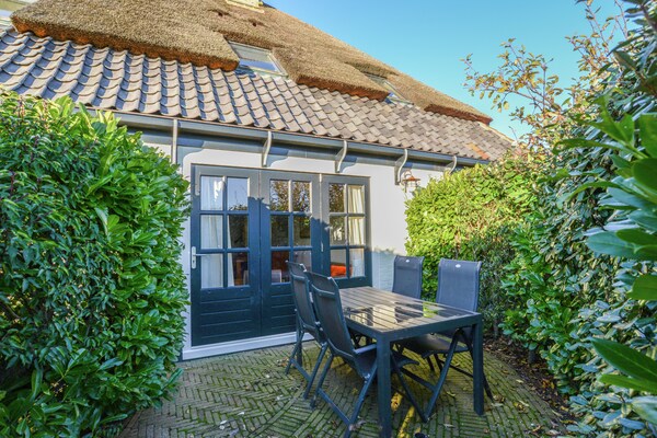 Florijn 3: Gezellig vakantiehuis in het bos van Oost-Texel - thumbnail 1